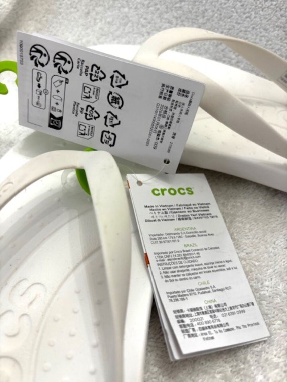 Crocs white 'flip flops' NWT Women's Size 8 - Picture 4 of 8